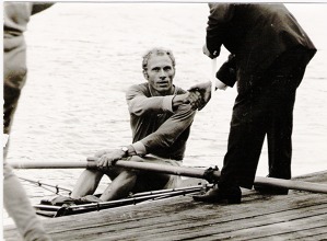 Jaroslavu Hellebrandovi, čestnému členu našeho veslařského klubu, srdečně gratulujeme k jeho 80. narozeninám.